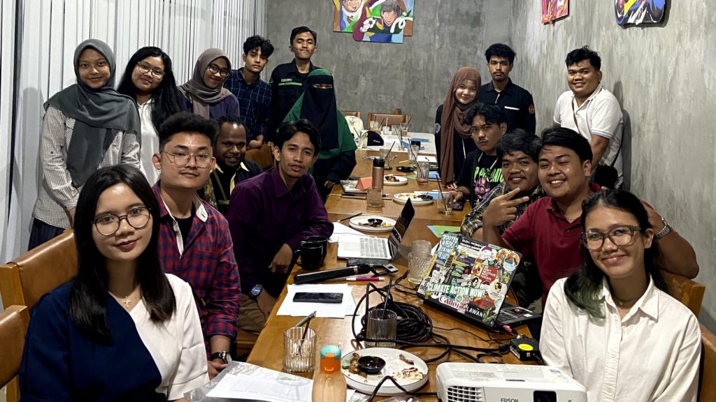 Peserta mengikuti Workshop Kampanye Iklim yang bertujuan meningkatkan kapasitas generasi muda dalam memahami isu perubahan iklim dan transisi energi berkelanjutan.