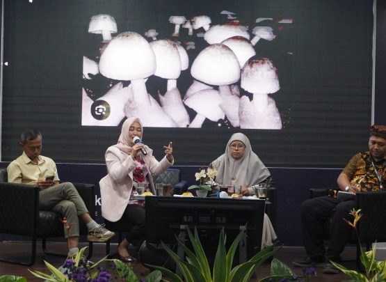 Seminar Nasional Optimalisasi Pemanfaatan Hasil Hutan Bukan Kayu (HHBK) Secara Berkelanjutan yang diselenggarakan Green Justice Indonesia (GJI) bekerjasama dengan Fakultas Kehutanan Universitas Sumatera Utara pada Senin (15/9/2025) yang menghadirkan sejumlah narasumber kompeten.