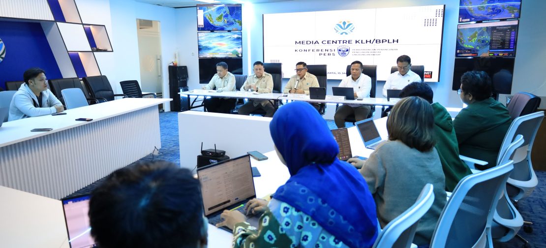 Menteri LH/Kepala BPLH Hanif Faisol Nurofiq menegaskan prinsip “pencemar membayar” dalam gugatan negara untuk memulihkan ekosistem dan menjamin hak warga atas lingkungan hidup yang sehat. (Dok. KLH)