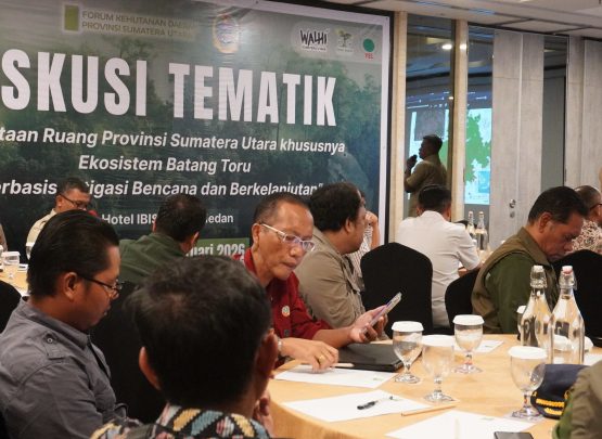 Suasana diskusi lintas lembaga yang membahas perlindungan Ekosistem Batang Toru. Sejumlah pihak mendorong penetapan kawasan ini sebagai Kawasan Strategis Nasional guna memperkuat perlindungan keanekaragaman hayati dan mencegah bencana berulang.