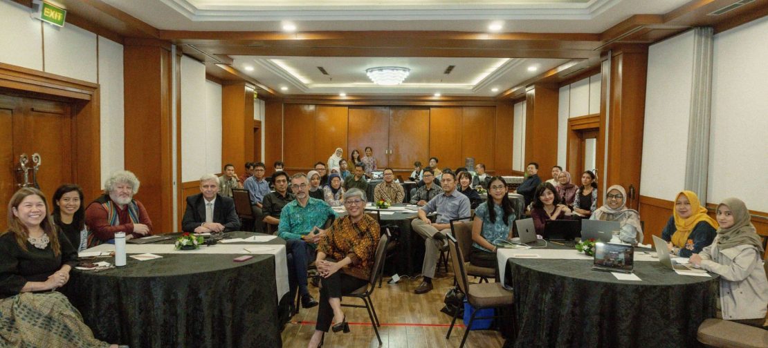 Perwakilan organisasi masyarakat sipil, akademisi, dan mitra internasional berkumpul di Jakarta dalam peluncuran Proyek TARGET untuk memperkuat pemantauan pencemaran dan mendorong transisi hijau berkeadilan di Indonesia. (Foto: Dok. Nexus3)