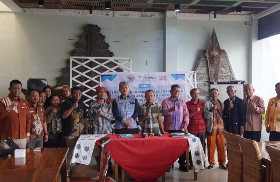 FGD penyusunan dokumen perencanaan dan pengelolaan wilayah adat Simardangiang menjadi langkah penting memastikan pengakuan tidak berhenti pada status, tetapi berlanjut pada pengelolaan berkelanjutan dan peningkatan kesejahteraan masyarakat.
