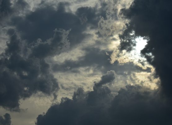 Ilustrasi Cuaca Mendung