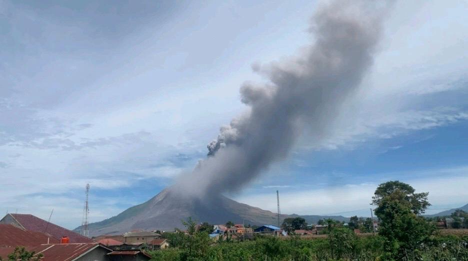 Gunung Sinabung Erupsi