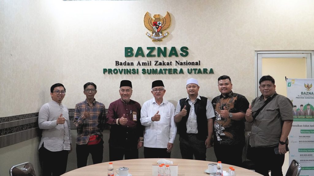 **Caption foto:** Pengurus PD Al-Washliyah Kota Medan, Green Justice Indonesia (GJI), dan BAZNAS Sumatera Utara berfoto bersama usai audiensi membahas pengembangan program sedekah dan wakaf energi untuk mendukung transisi energi berkeadilan di Sumatera Utara, Medan, Senin (14/9/2026).